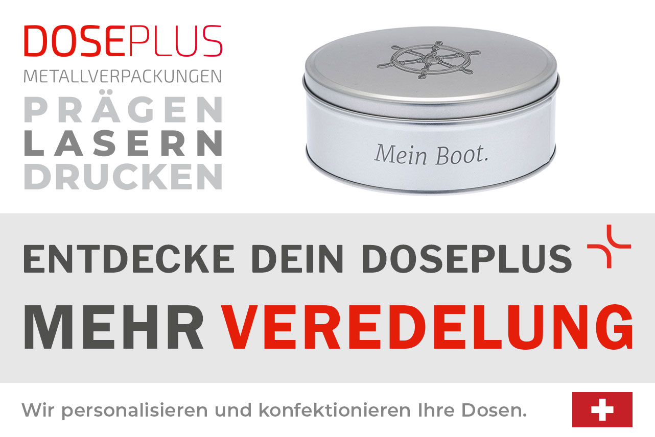 Doseplus runde silberne Metalldose mit graviertem Steuerrad und Schriftzug „Mein Boot.“ Text: „Metallverpackungen prägen, lasern, drucken – Entdecke dein Doseplus, mehr Veredelung“.
