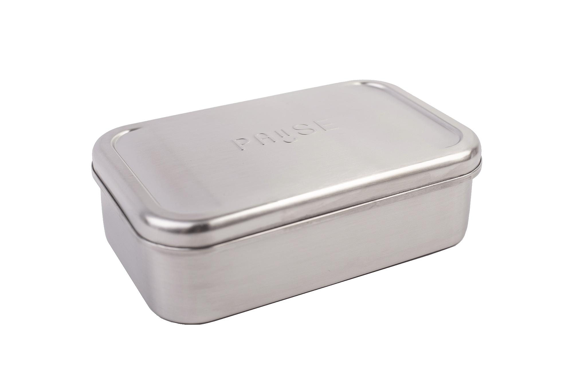 Geschlossene eckige Lunchbox aus Edelstahl mit geprägtem Schriftzug „PAUSE“ auf dem Deckel, neutraler Hintergrund.
