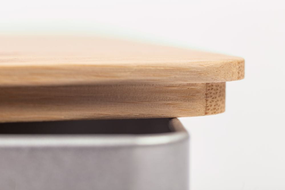 Geschenkdose mit Bambusdeckel & Farbband in rot