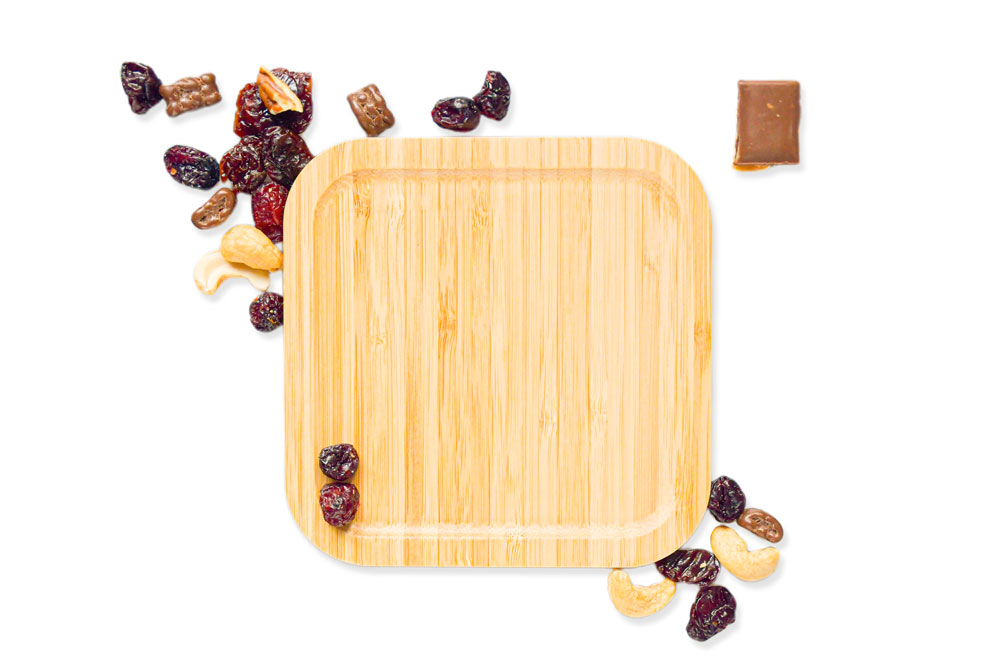 Quadratischer Bambusdeckel mit Datteln und Nüssen – Ersatzdeckel für Lunchbox aus Bambus.