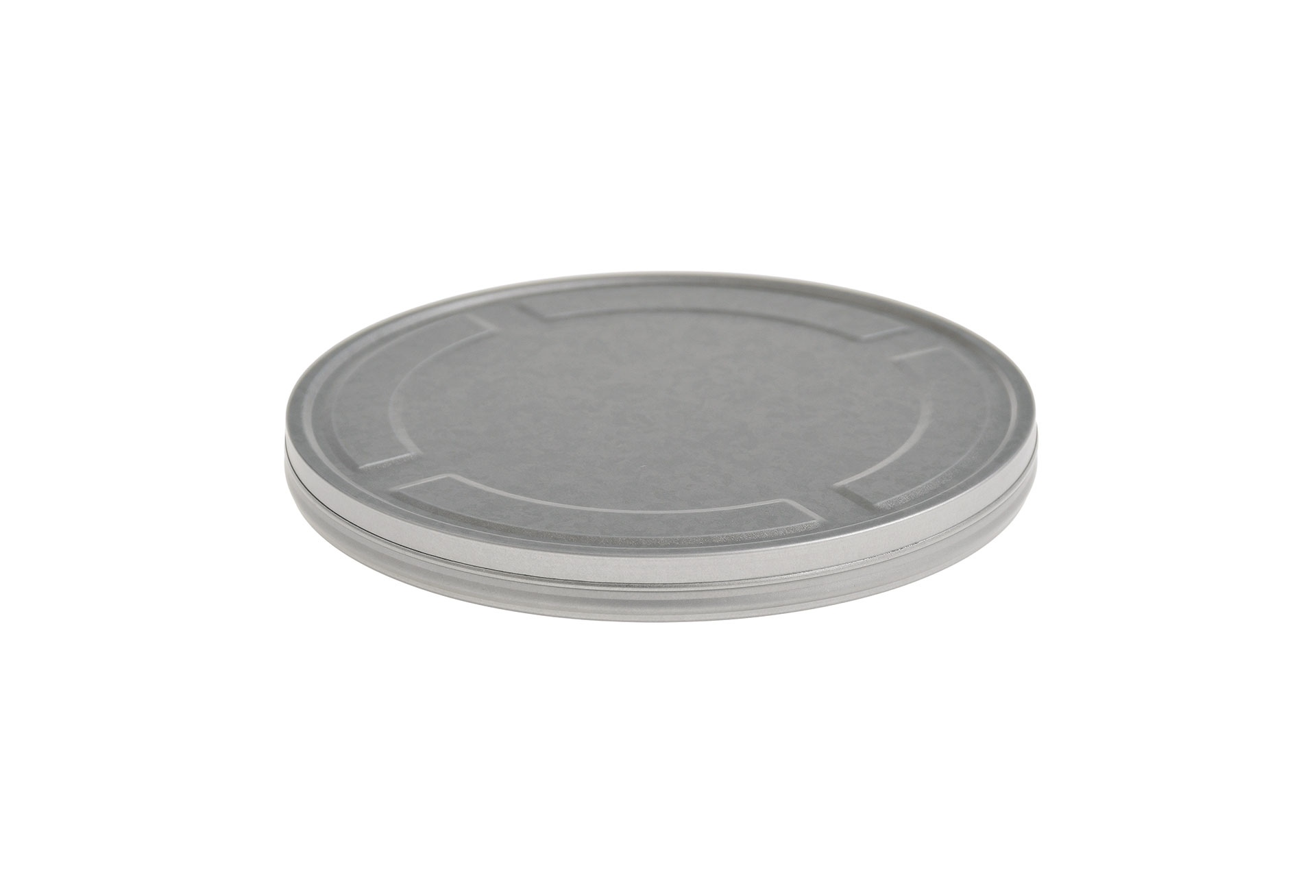 Geschlossene runde Blechdose aus silberfarbenem Metall mit Stülpdeckel, neutral auf weißem Hintergrund dargestellt.